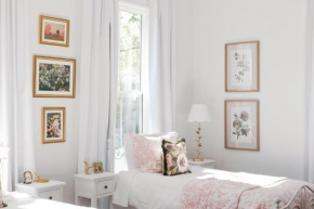 Revived Victorian l Sleeps 12! 8 Mins to Downtown